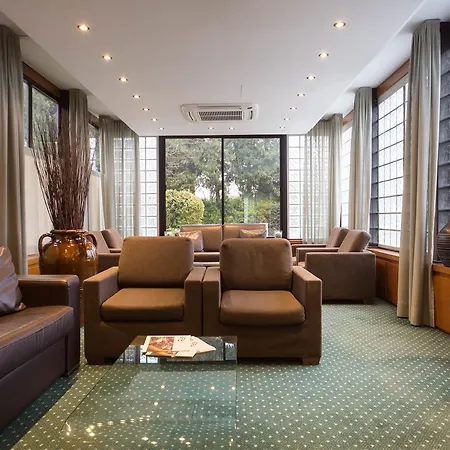 Ascot Hotel