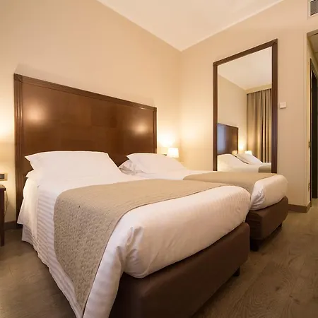 Ascot Hotel